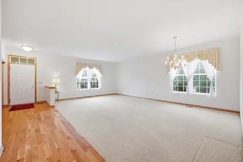 623 Saugatuk Circle Romeoville IL 60446