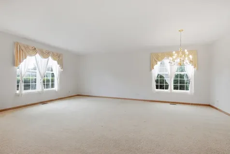 623 Saugatuk Circle Romeoville IL 60446