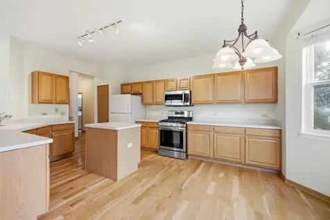 623 Saugatuk Circle Romeoville IL 60446