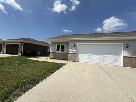 924 Bergera Street W Braidwood IL 60408