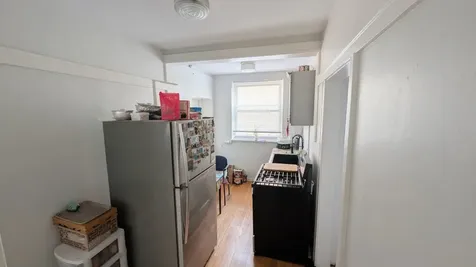 1222 West Victoria Street Chicago IL 60660