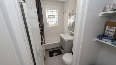 1222 West Victoria Street Chicago IL 60660