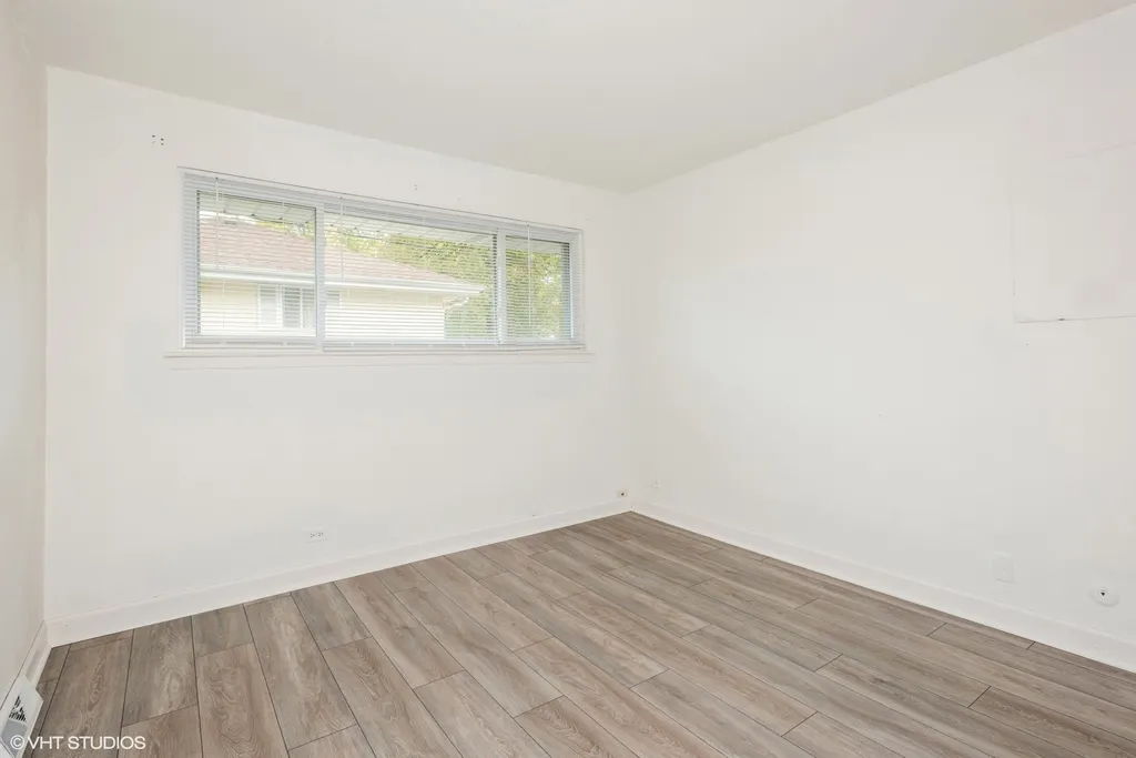 319 Shirley Court Wheaton IL 60187
