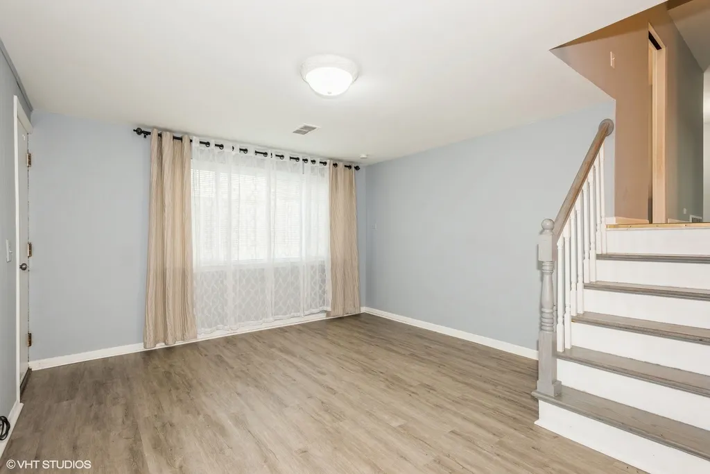 319 Shirley Court Wheaton IL 60187