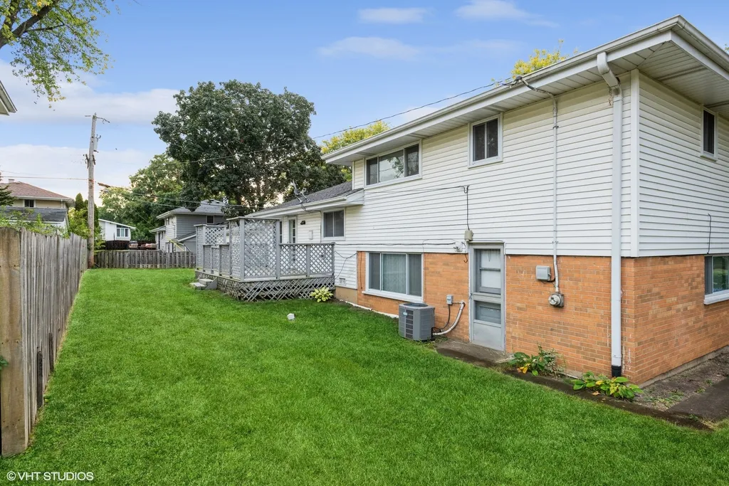 319 Shirley Court Wheaton IL 60187
