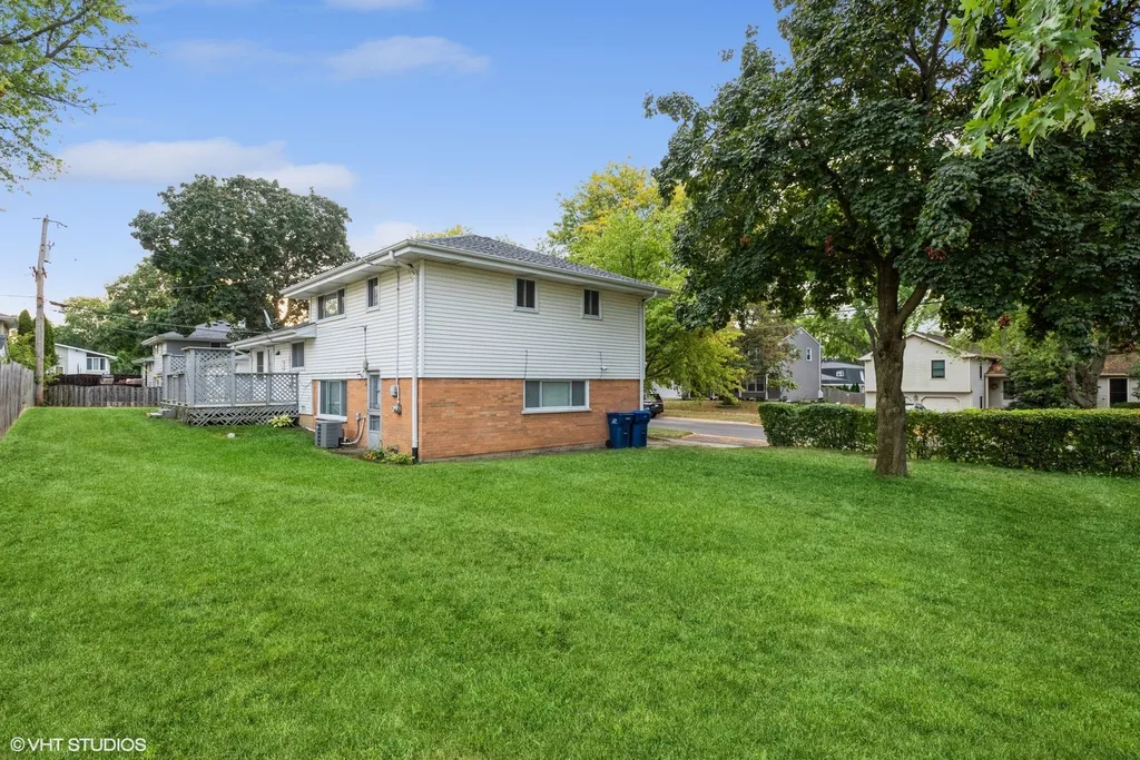 319 Shirley Court Wheaton IL 60187