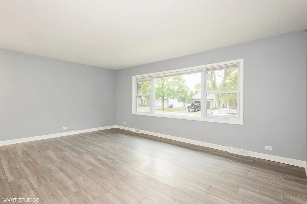 319 Shirley Court Wheaton IL 60187