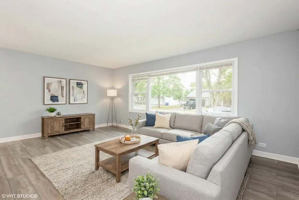 319 Shirley Court Wheaton IL 60187