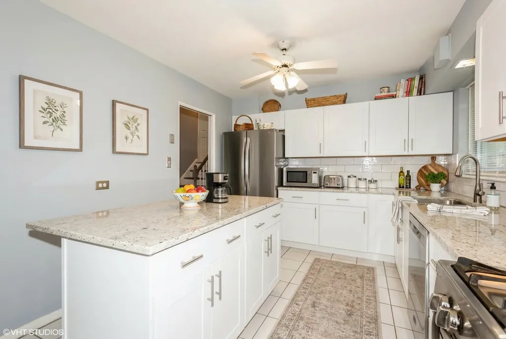 319 Shirley Court Wheaton IL 60187