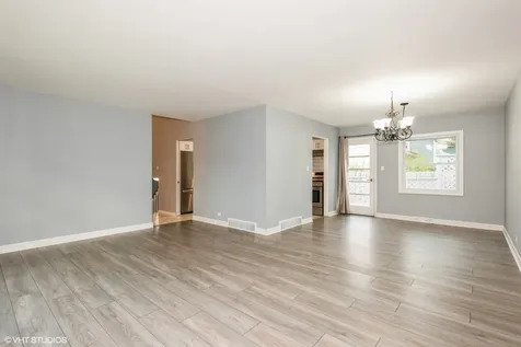 319 Shirley Court Wheaton IL 60187
