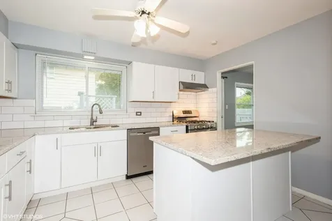 319 Shirley Court Wheaton IL 60187