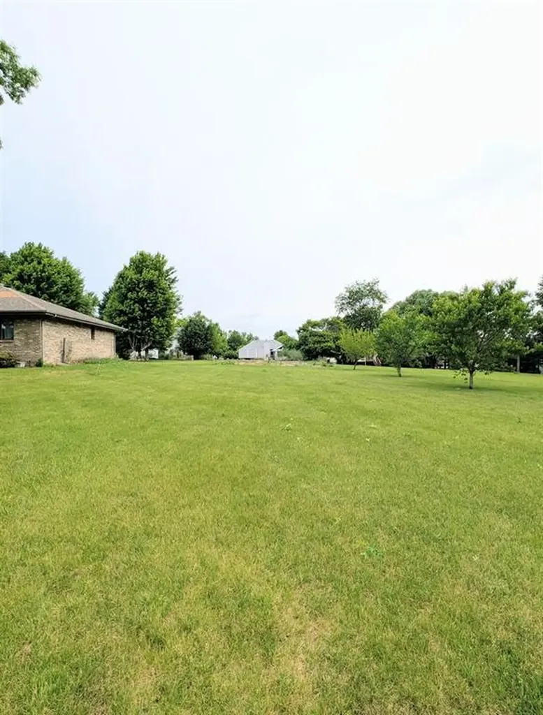 2360 Butternut Bend Davis IL 61019