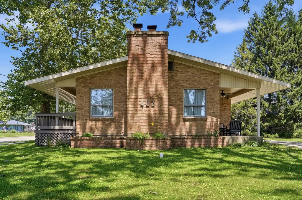 402 East 19th Street Sterling IL 61081