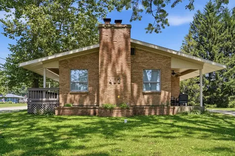 402 East 19th Street Sterling IL 61081