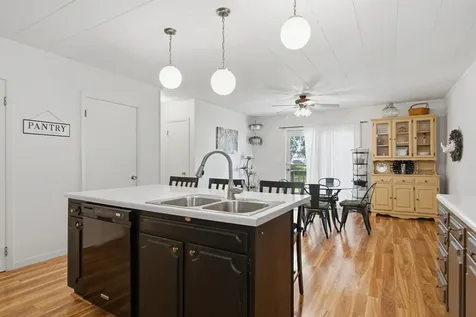 402 East 19th Street Sterling IL 61081