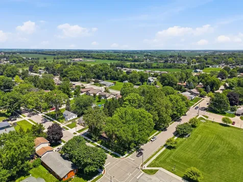 402 East 19th Street Sterling IL 61081