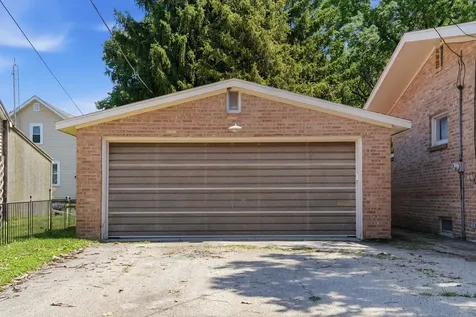 402 East 19th Street Sterling IL 61081
