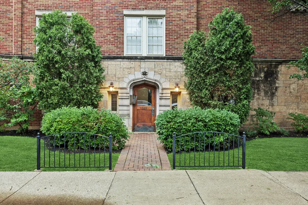 344 South Maple Avenue Oak Park IL 60302