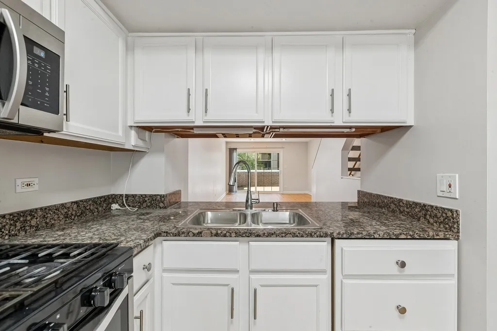 8029 Lincoln Avenue Skokie IL 60077