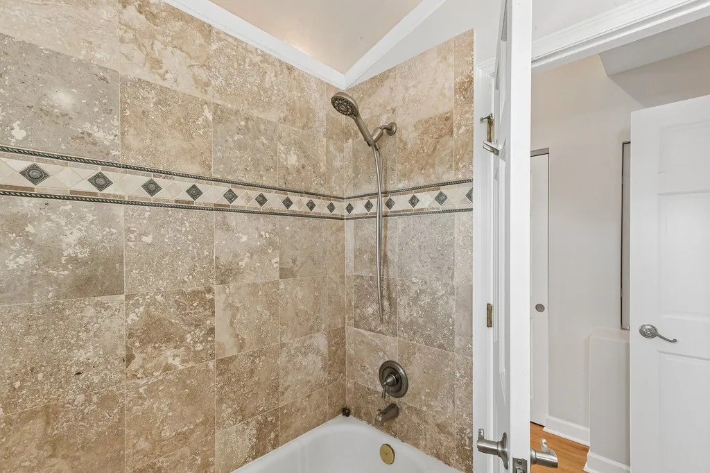 8029 Lincoln Avenue Skokie IL 60077