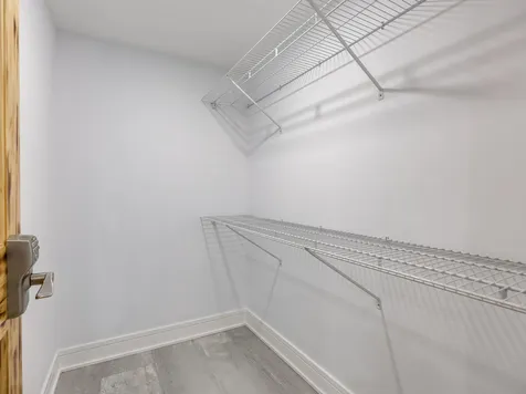 235 West 43rd Street Chicago IL 60609
