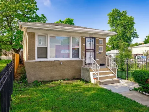 235 West 43rd Street Chicago IL 60609