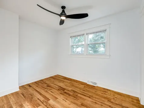235 West 43rd Street Chicago IL 60609