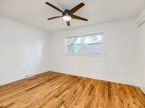 235 West 43rd Street Chicago IL 60609