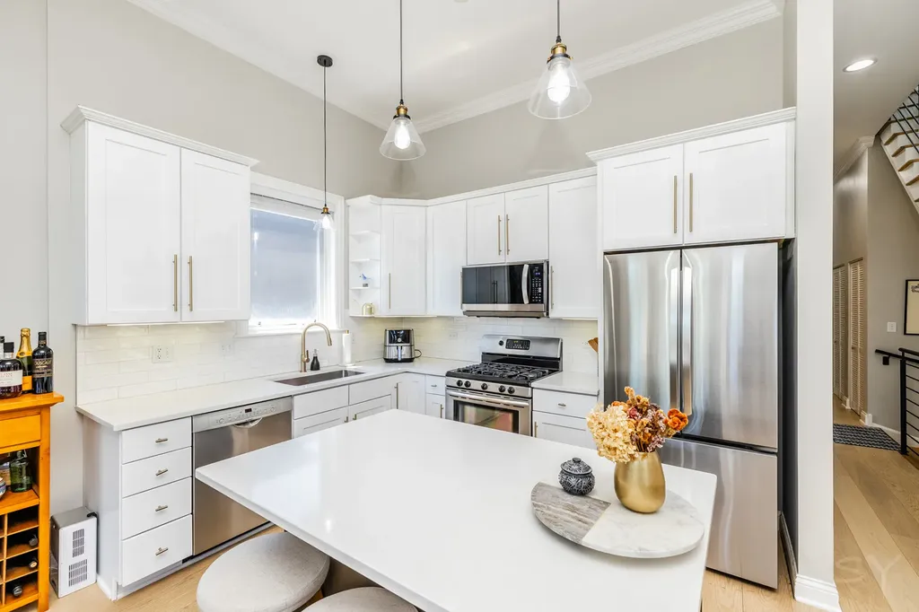 1536 North Artesian Avenue Chicago IL 60622