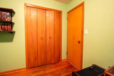 18538 Oak Avenue Lansing IL 60438