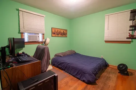 18538 Oak Avenue Lansing IL 60438