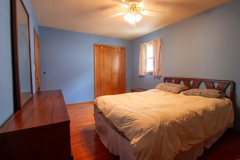 18538 Oak Avenue Lansing IL 60438