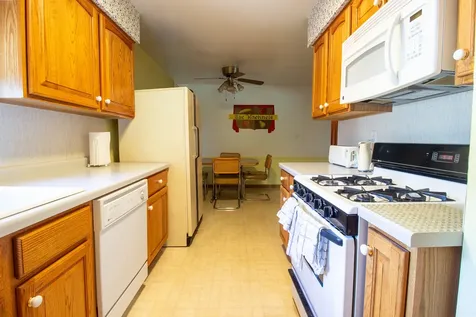 18538 Oak Avenue Lansing IL 60438