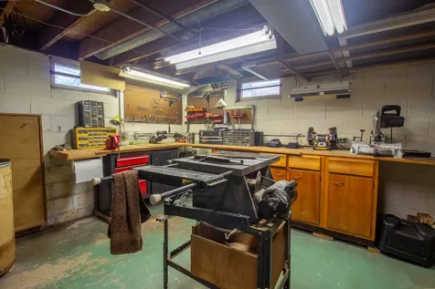 18538 Oak Avenue Lansing IL 60438
