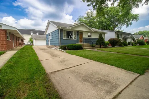 18538 Oak Avenue Lansing IL 60438