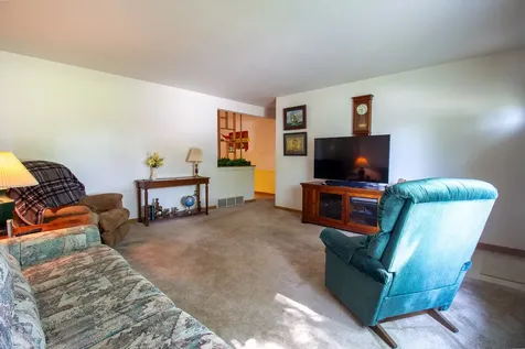 18538 Oak Avenue Lansing IL 60438