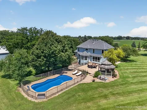 27031 Brickville Road Sycamore IL 60178