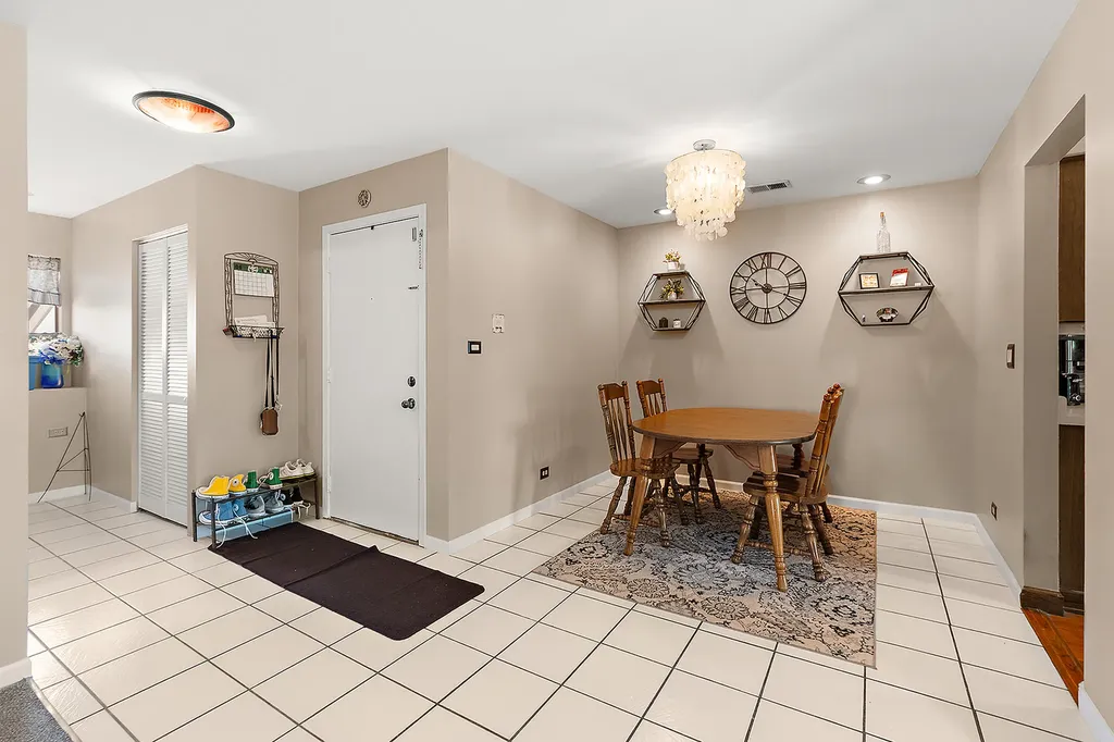 9031 Somerset Court Orland Park IL 60462