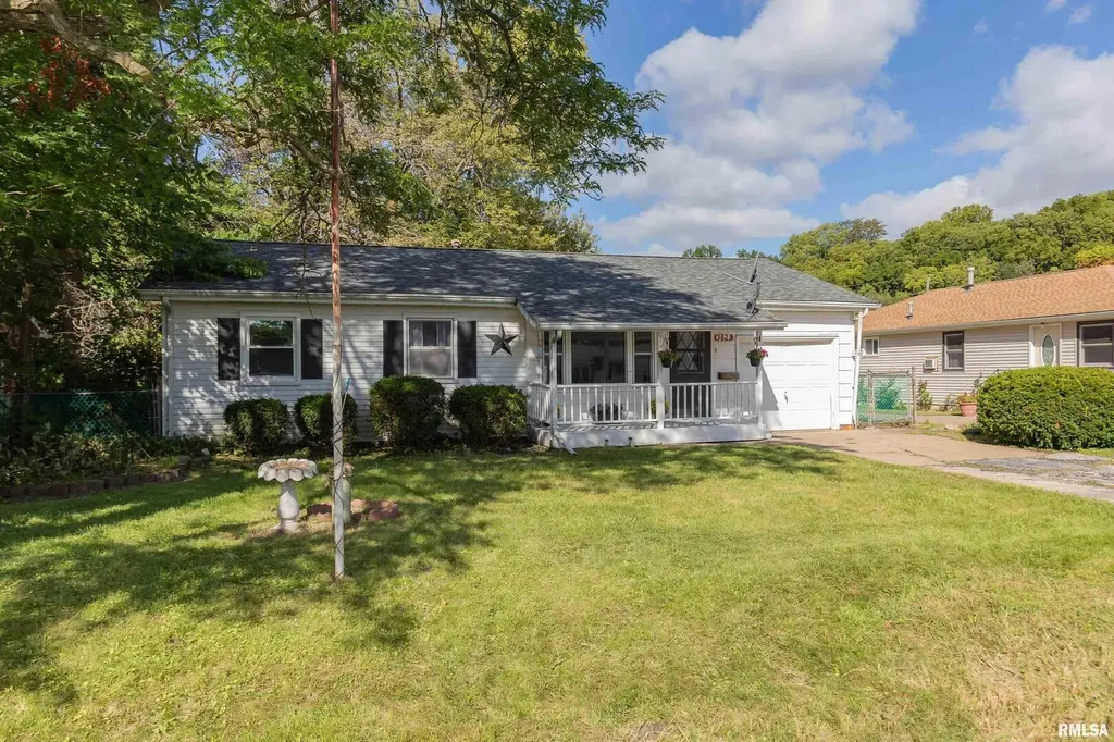 3823 15TH Street Moline IL 61265