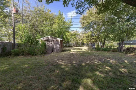 3823 15TH Street Moline IL 61265