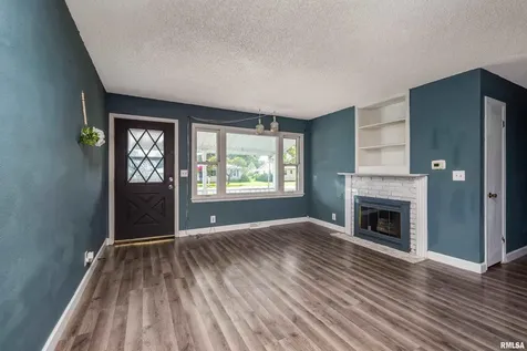 3823 15TH Street Moline IL 61265