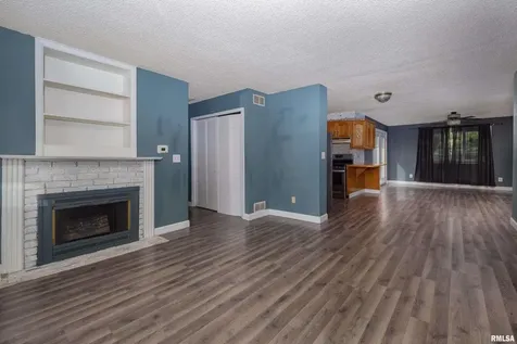 3823 15TH Street Moline IL 61265