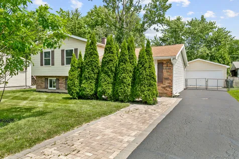219 Countryside Lane Lindenhurst IL 60046