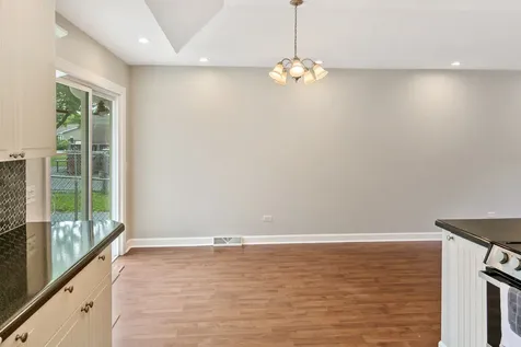 219 Countryside Lane Lindenhurst IL 60046