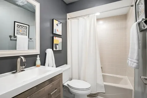 22 Kings Court Westchester IL 60154