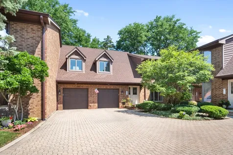 22 Kings Court Westchester IL 60154