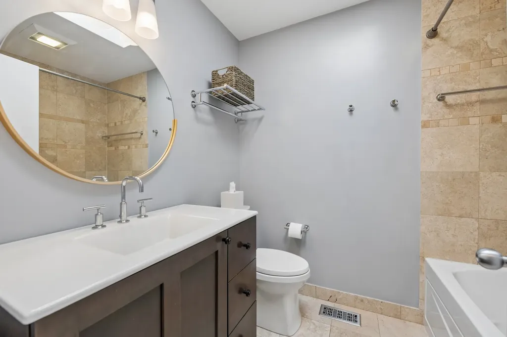 1706 North Bissell Street Chicago IL 60614