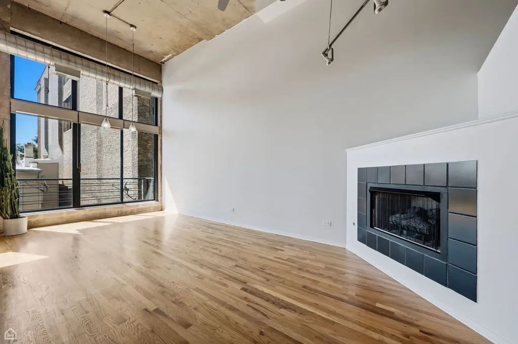 1934 North Washtenaw Avenue Chicago IL 60647