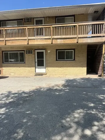 8817 South Roberts Road Hickory Hills IL 60457
