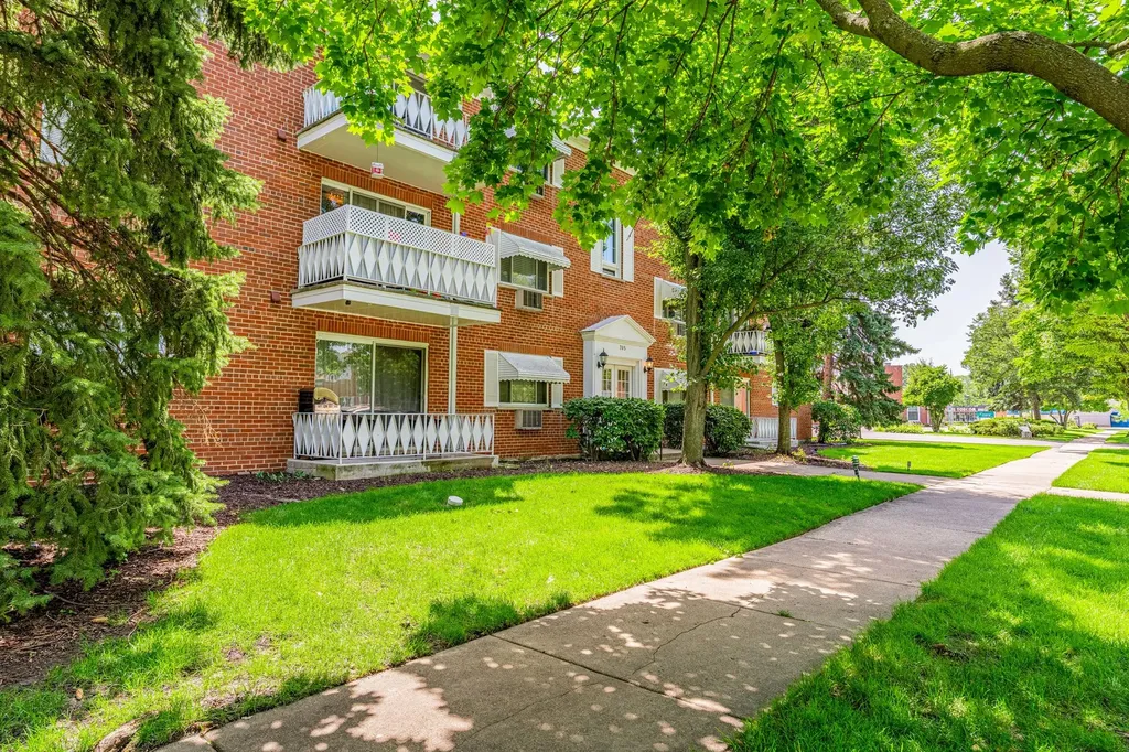 705 North Western Avenue Park Ridge IL 60068